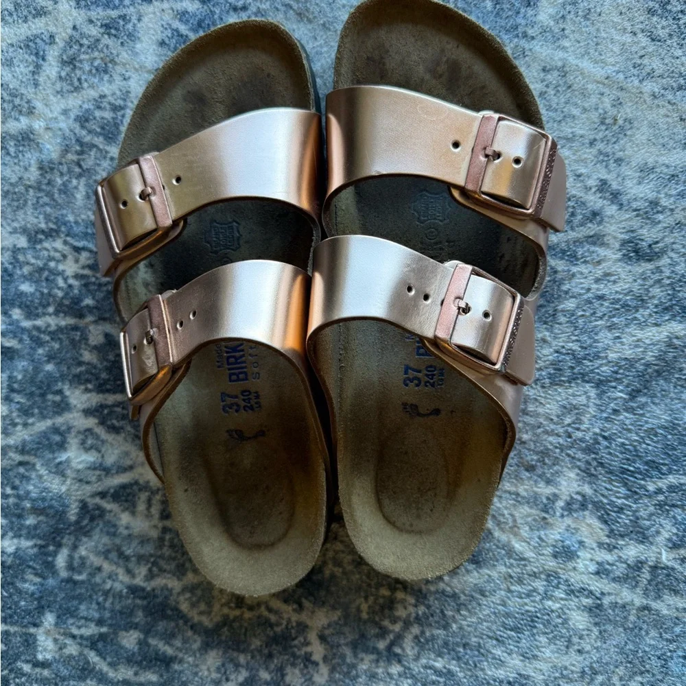 Metallic Rose Gold Birkenstocks - Picture 2 of 3